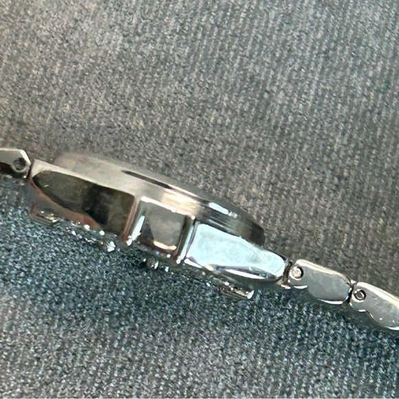 QUARTZ silver-tone stainless steel crystal rhinestone round face watch - Picture 7 of 9